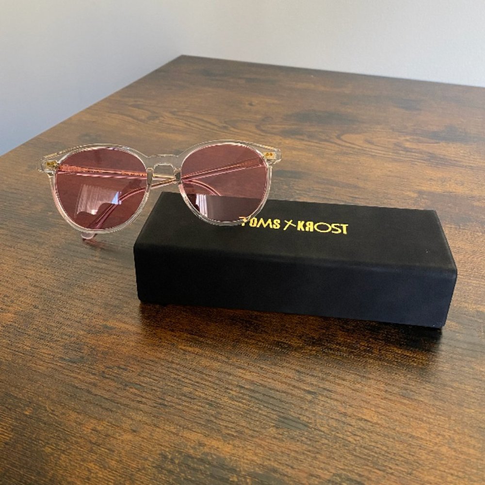 TOMS x KROST The Bellini Unisex Round Sunglasses Clear Crystal & Parfait Pink